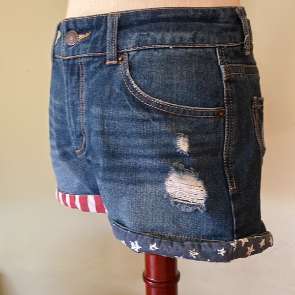 Mossimo Denim Stars and Stripes Distressed Shorts sz 4 - Picture 3 of 7